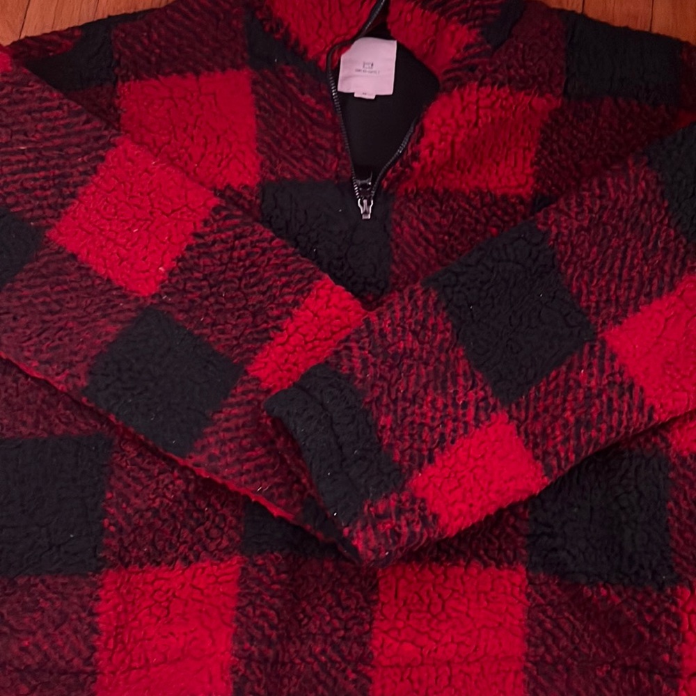 Only wore once- has pockets on the side too and is very warm